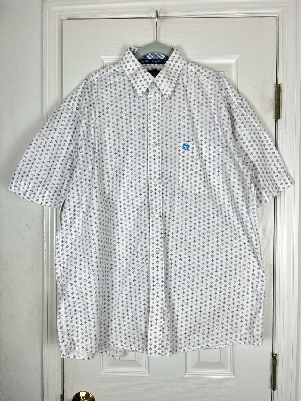 Wrangler George Strait Collection Men’s Button Down Short Sleeve Collared Shirt